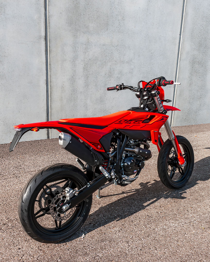 BETA RR Motard 4 T 125 T rechts hinten